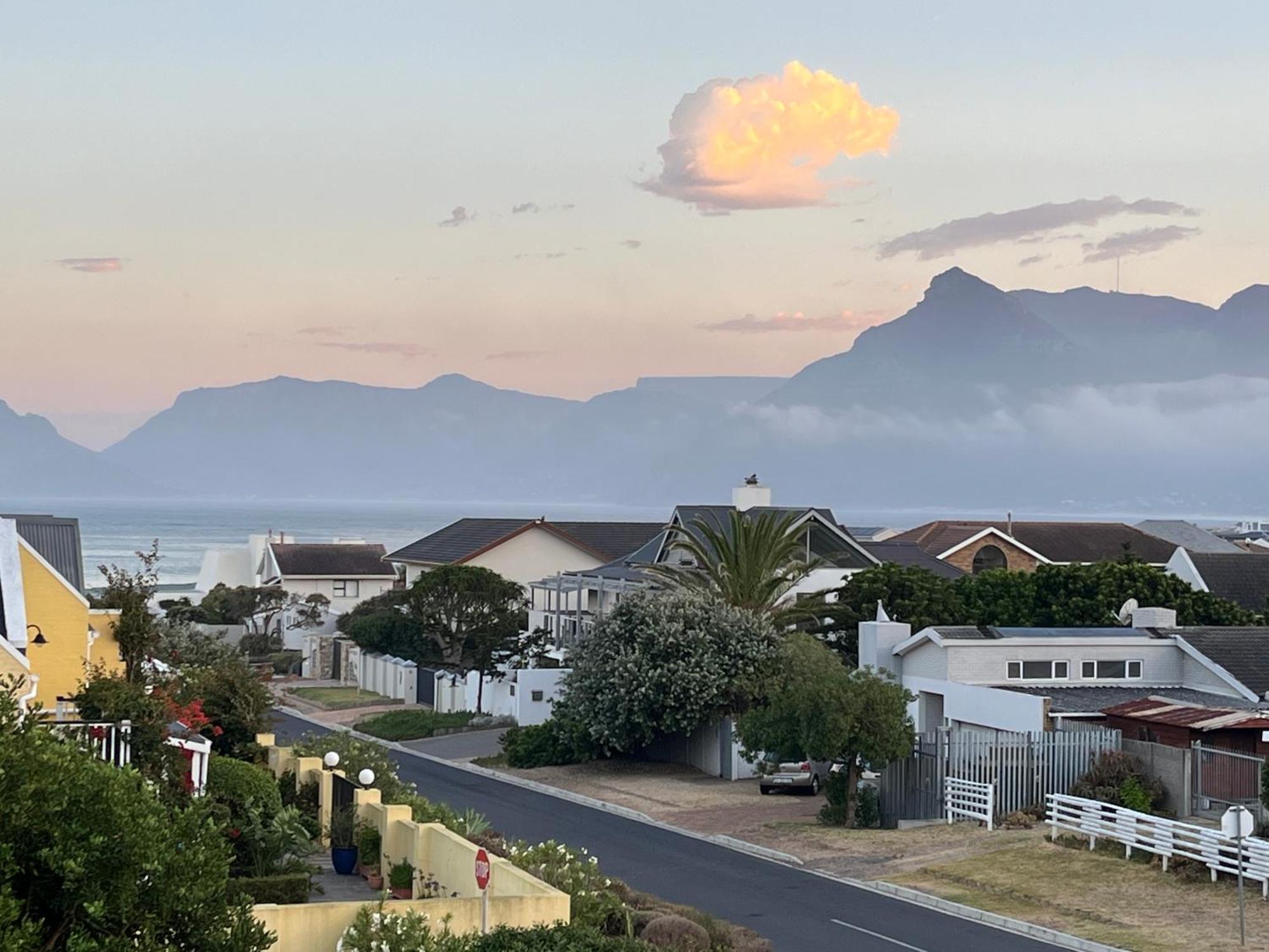 Storyhouse In Kommetjie Exterior foto
